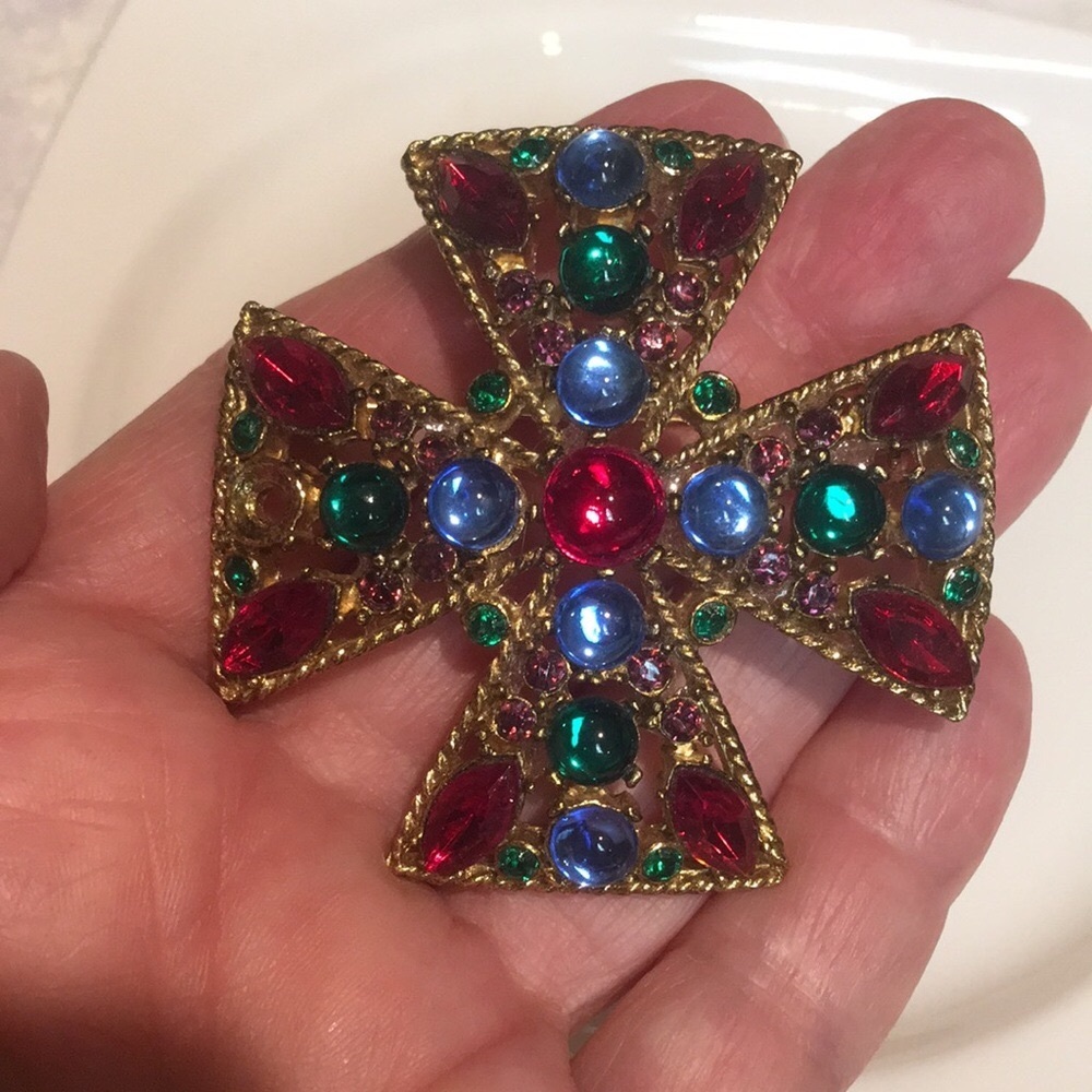 Elegant Multicolor Brooch - Picture 4 of 4